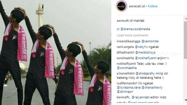 Nerizen ini minta agar fotonya saat mengunjungi Jakarta diedit seakan memegang Monas. 