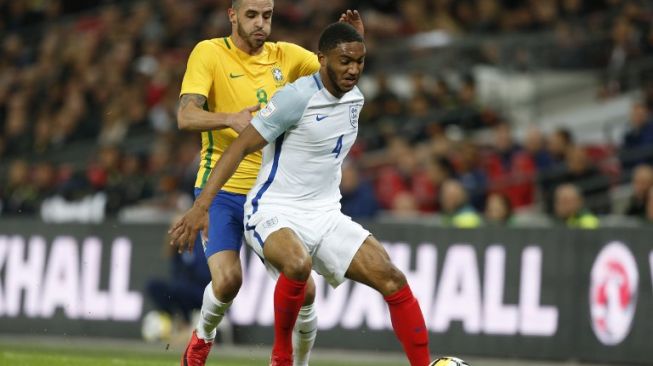 Cedera, Joe Gomez Absen Perkuat Inggris Hadapi Italia