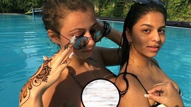 Putri Shahrukh Khan, Suhana Khan seksi berbikini di kolam renang bersama sahabat. (Instagram)