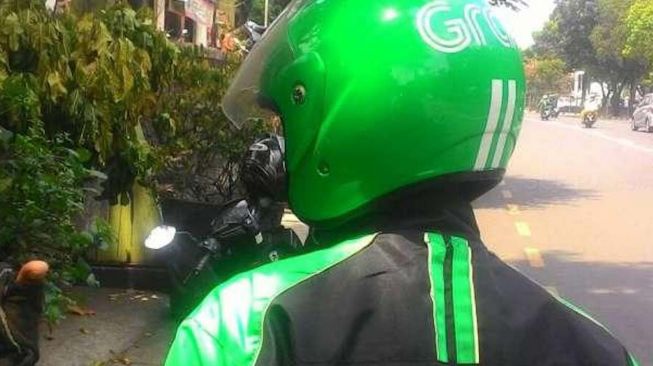 Heboh Ojol Kena Apes saat Bertugas di Jalan, Kena Tilang Elektronik Gegara Penumpang Copot Helm Ketika Perjalanan