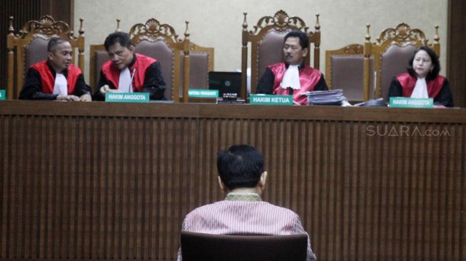 Dituntut Penjara 16 Tahun, Setya Novanto Terkejut