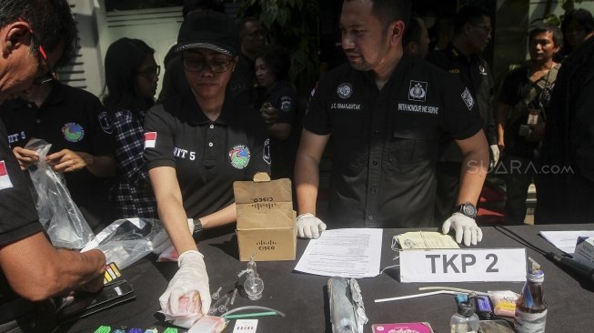 Polda Metro Jaya merilis kasus pelaku ujaran kebencian di Mapolda Metro Jaya, Jakarta, Jumat (30/3). 