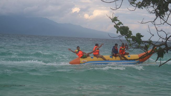 Pantai Nasepa, Ambon. (suara.com/Dian Rosmala)