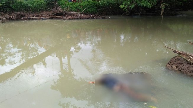 Mayat Perempuan Mengapung di Sungai, Organ Intimnya Sobek