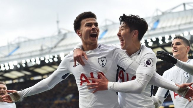 Pemain Tottenham Dele Alli rayakan gol ke gawang Chelsea [AFP]