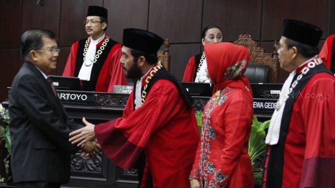  Anwar Usman resmi menjadi Ketua MK periode 2018-2020.