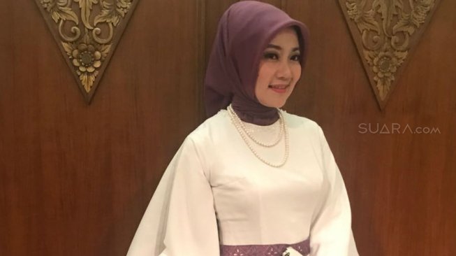 Blak - blakan, Atalia Kamil Suka Kenakan Busana Endorse