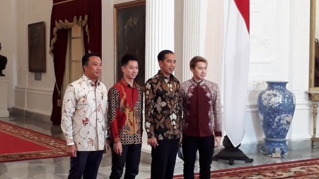 Presiden Jokowi Terima 'The Minions' di Istana