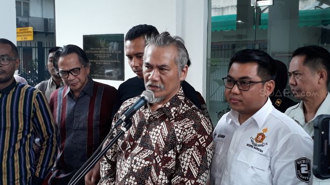 Dibawa ke Kejari, Tio Pakusadewo Terlihat Lebih Segar