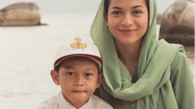 Putri Marino dalam film Jelita Sejuba. (Instagram)