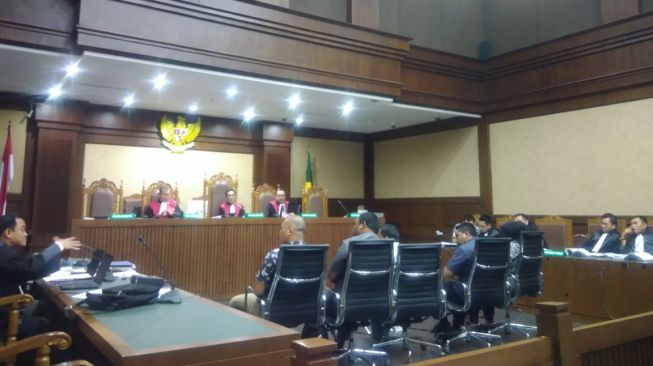 Sidang Suap Hakim, Aditya Moha Dipuji Sebagai Putra Terbaik Sulut