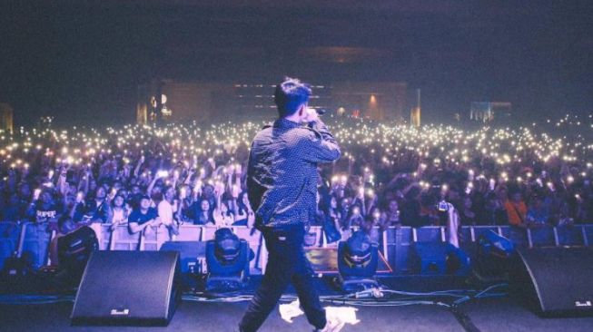 Rich Brian Bukan Rapper Panutan, Debat Sengit Dino Patti dan Triawan Munaf