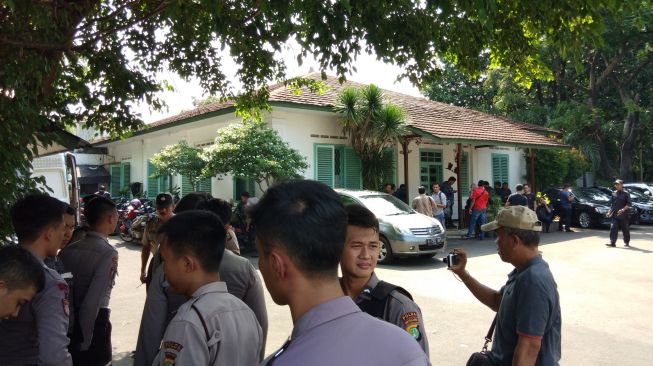 Polisi Jaga Ketat Jumpa Pers Sukmawati di Cikini