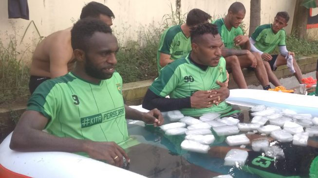 Nelson Alam Siap Perkuat Persebaya Kontra Barito Putera