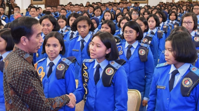 Jokowi: Generasi Muda Harus Tahan Banting Tidak Cengeng dan Manja