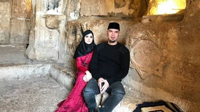 Ahmad Dhani dan Mulan Jameela. (Instagram)