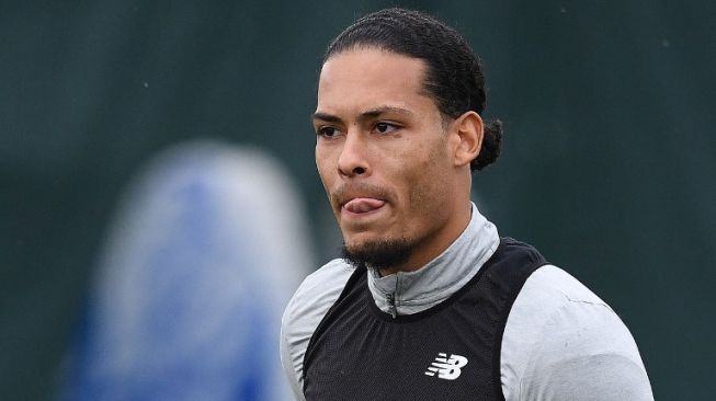 Lini Belakang Liverpool Bermasalah, Van Dijk: Jangan Khawatir