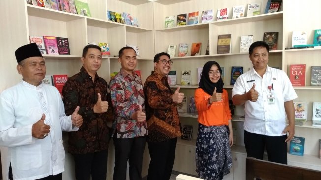 Rumah Lensa Mitsubishi Fuso, Rumah Baca untuk Anak Banyumanik