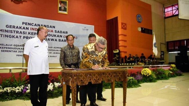 Pencanangan Gerakan Indonesia Sadar Administrasi Kependudukan (GISA) tingkat Jabar tahun 2018, di Gedung Balairung Kampus IPDN Sumedang, Jabar, Kamis (11/04/2018). (Sumber: Istimewa)