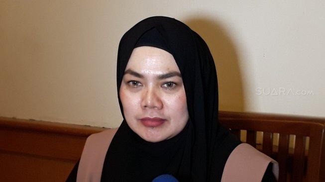 Sempat Copot Hijab Begini Penampilan Terbaru Sarita Abdul Mukti