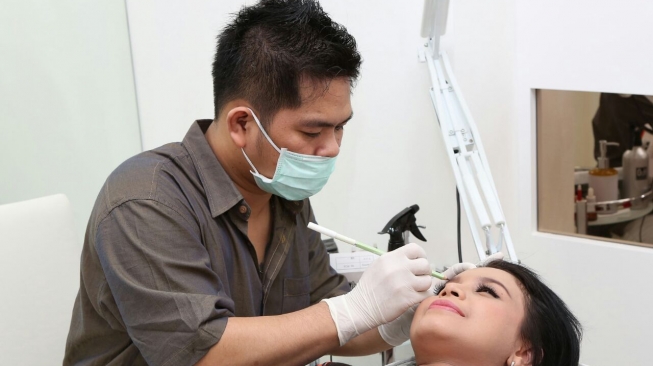 Berapa Sih Kalau Mau Punya Bentuk Alis dan Bibir Seperti Artis?