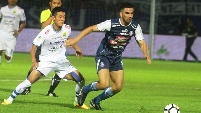 Laga Arema Vs Persib Rusuh, Darah Mengalir dari Kepala Gomez