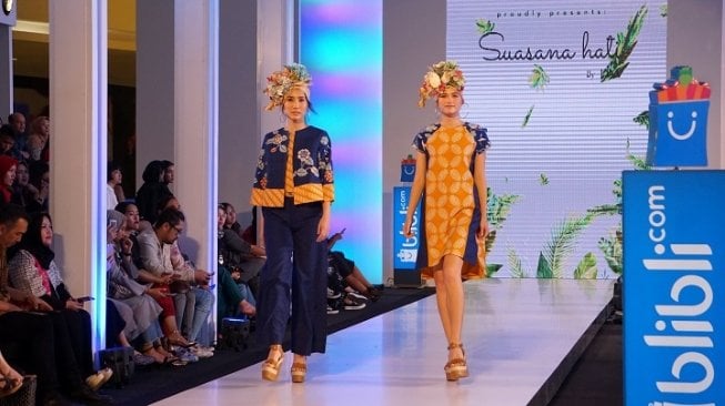 Koleksi ekslusif “Suasana Hati” oleh Denny Wirawan dalam ajang Fashion Nation, di Senayan City, Jakarta, Jumat (13/4/2018). [Suara.com/Dinda Rachmawati]