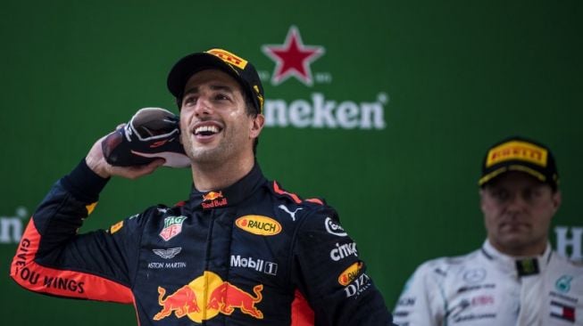 Pebalap Australia Daniel Ricciardo menjuarai GP Cina [AFP]