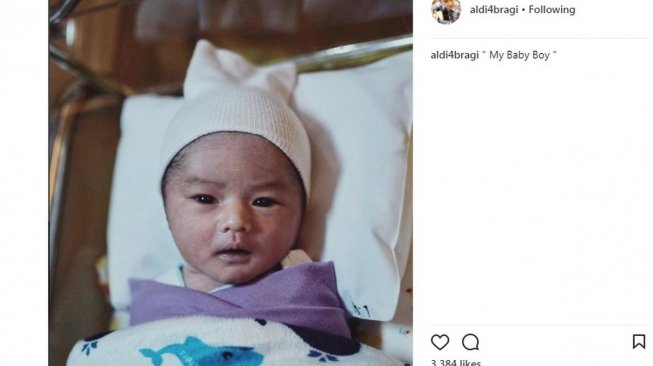 Anak ketiga Aldi Bragi dan Ririn Dwi Ariyanti yang berjenis kelamin laki-laki. (Instagram)