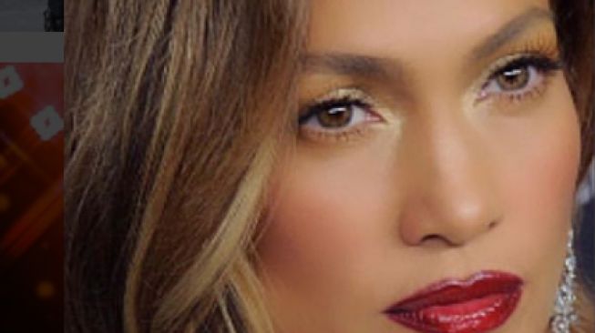 Jennifer Lopez Rilis 70 Produk Make Up Sekaligus