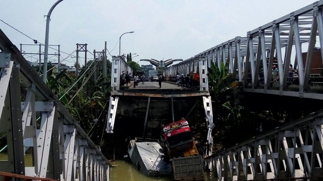 Penampakan Jembatan Widang Tuban Ambruk yang Tewaskan 2 Orang