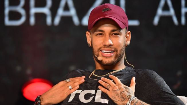 Dua Bulan Menepi, Neymar Kembali ke Paris Pekan Ini