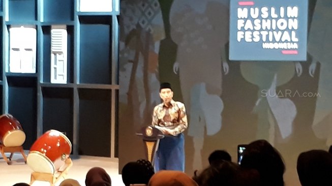 Jokowi Minta Industri Fashion Tak Lupakan Nilai Agama dan Tradisi