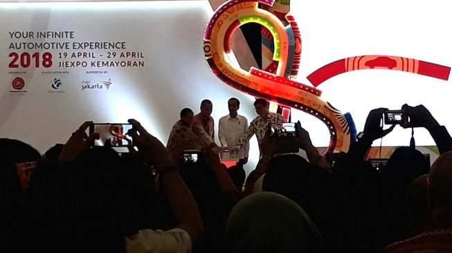 Presiden Jokowi Buka Pameran IIMS 2018 di Kemayoran