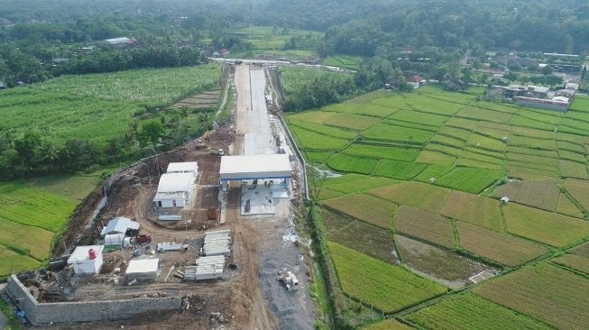 Exit Tol Tlatar, Mojosongo, Boyolali, bagian dari Jalan Tol Salatiga - Solo. [Foto Djoko Setijowarno]