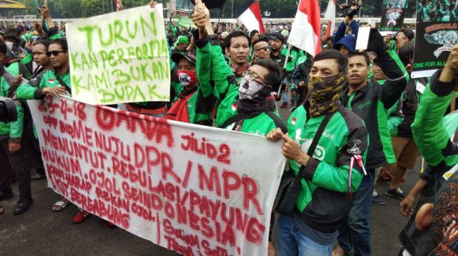 Ojek Online Asal Sumatera Juga Ikut Demo di Depan DPR