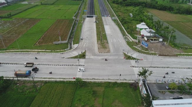 Seperti Inilah Wajah Jalan Tol Baru Solo - Ngawi