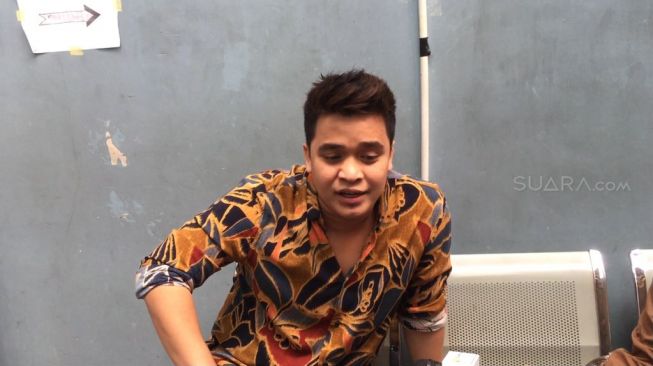 Billy Syahputra ditemui di kawasan Tendean, Jakarta Pusat, Selasa (24/4/2018) [suara.com/sumarni]
