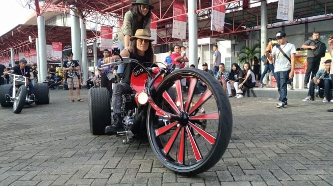 Motor Custom Beroda Tiga  dari Barang Bekas Riuhkan IIMS 2019