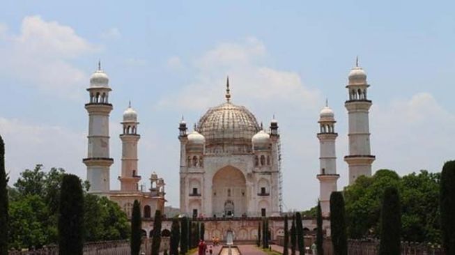 Taj of Deccan or Biwi ka Maqbara. (India.com)