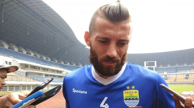 Soal Kans Persib Terus Bertahan di Puncak, Ini Komentar Bojan