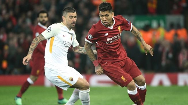 Penyerang Liverpool, Roberto Firmino (kanan) (AFP/FILIPPO MONTEFORTE)