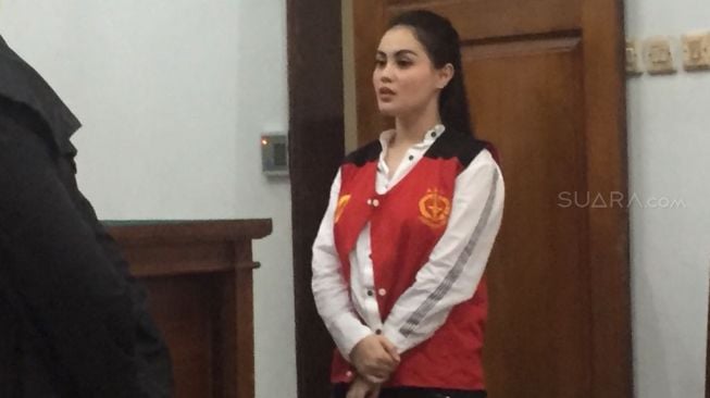 Jennifer Dunn saat menjalani sidang di Pengadilan Negeri Jakarta Selatan. (Sumarni/Suara.com)