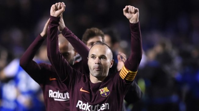 Reaksi pemain Barcelona Andres Iniesta usai keberhasilan Barcelona merebut gelar La Liga musim 2017/18 [AFP]