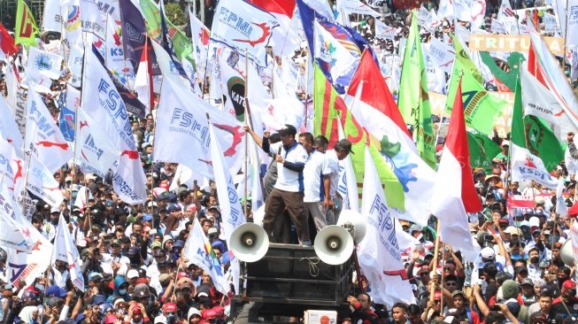 Massa Buruh Tumpah Ruah di GBK saat May Day 14 Mei: Kami Minta Maaf ke Warga akan Ada 1.900 Bus Masuk Jakarta