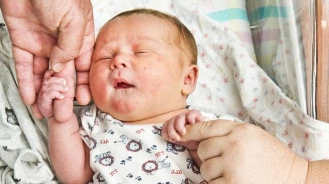 Perlu 40 Jam untuk Lahirkan Bayi 'Raksasa' asal Australia Ini