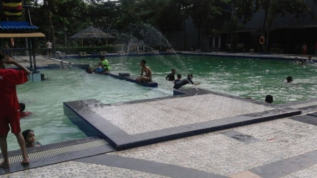 Gagal Salto di Kolam Renang, Bocah 9 Tahun Tewas