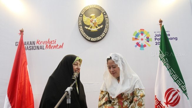 Wakil Presiden Iran Masoumeh Ebtekar melakukan pertemuan dengan Menko PMK Puan Maharani di kantor Menko PMK, Jakarta, Rabu (2/5). 