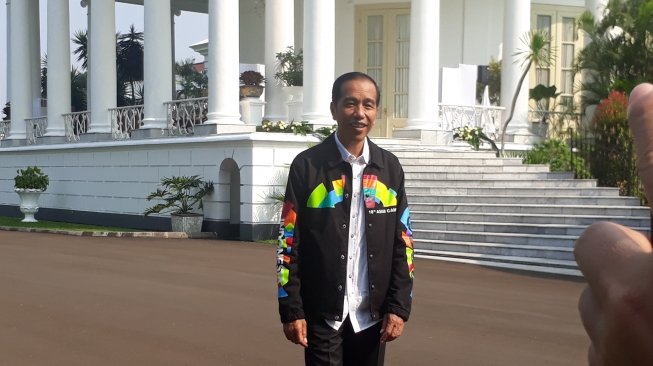 Setelah Bergaya Chopper, Jokowi Tampil Beda Berjaket Asian Games