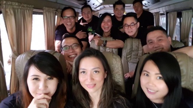 Komunitas Jangkrik Kuliner tak hanya berburu kuliner bareng, tapi juga diskusi seputar makanan dan mengunggah foto makanan di media sosial.(Foto: Dok. Komunitas Jangkrik Kuliner)